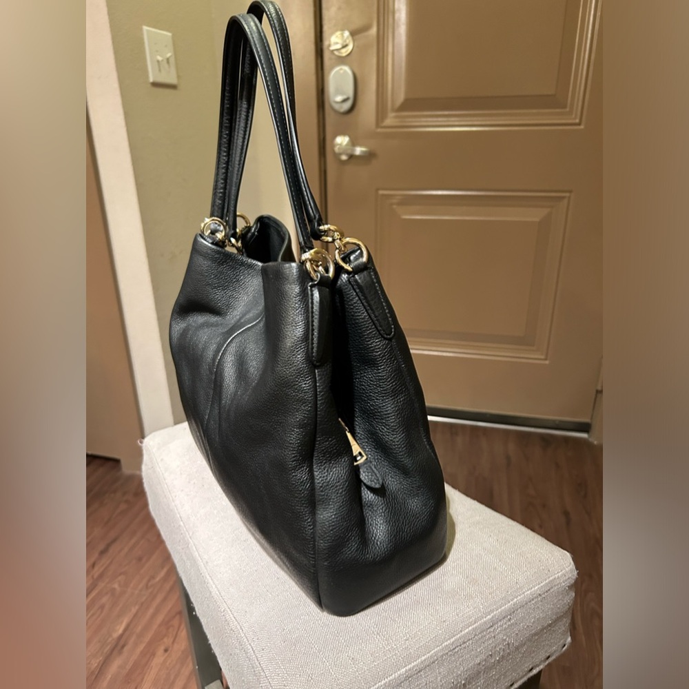 Coach Black Leather Shoulder Bag with Gold Hardware - Picture 6 of 13